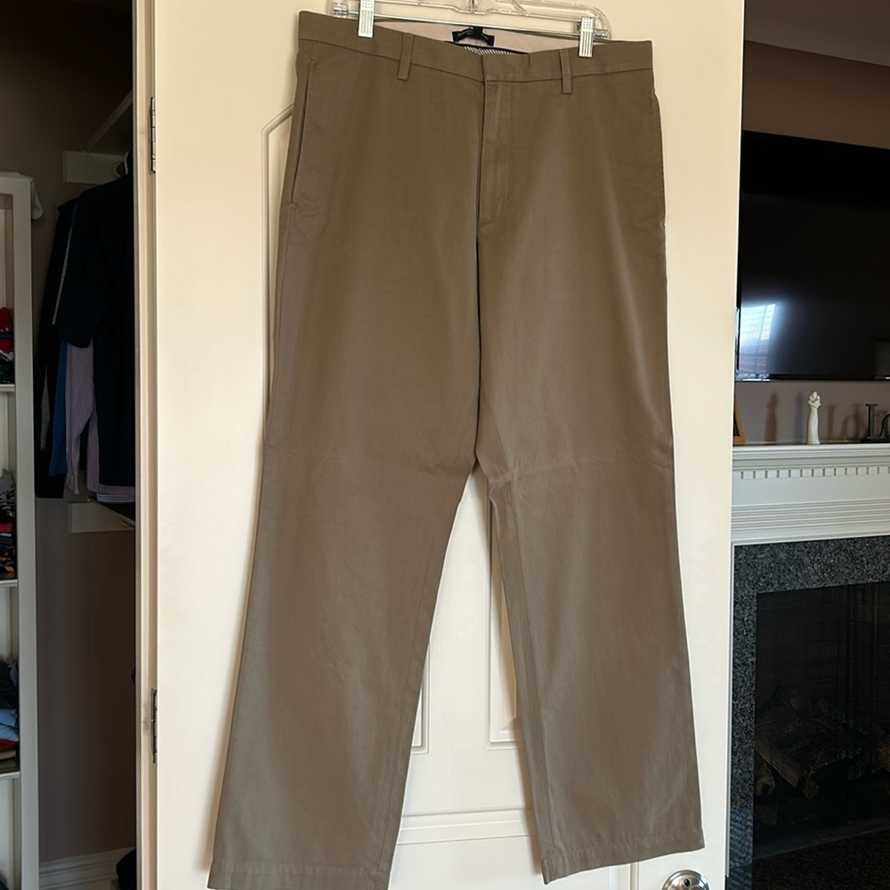 Banana Republic men’s chinos 35x32